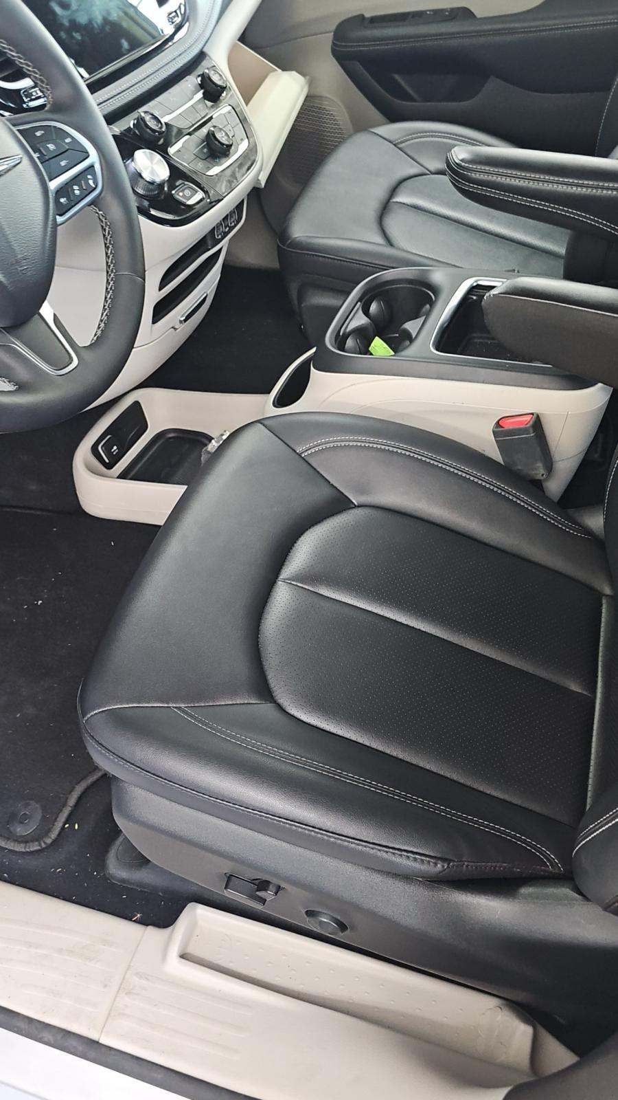 2024 Chrysler Pacifica Hybrid Select FWD