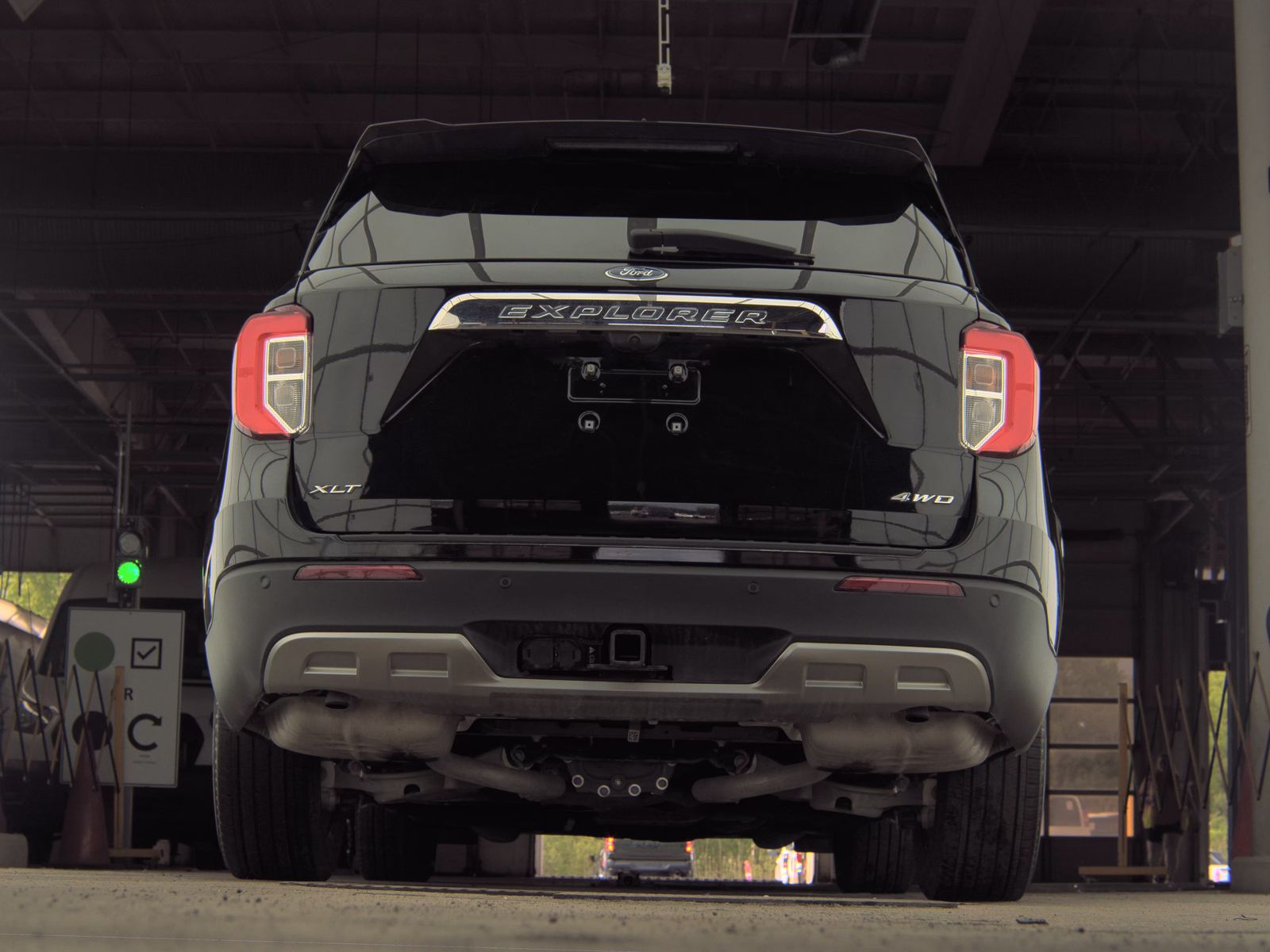 FORD EXPLORER - 8
