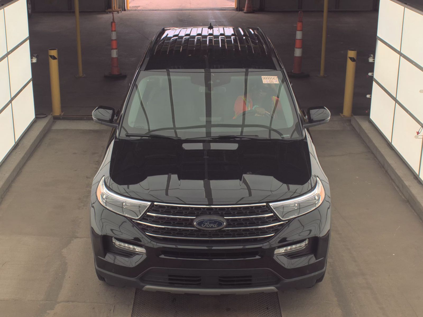 FORD EXPLORER - 3