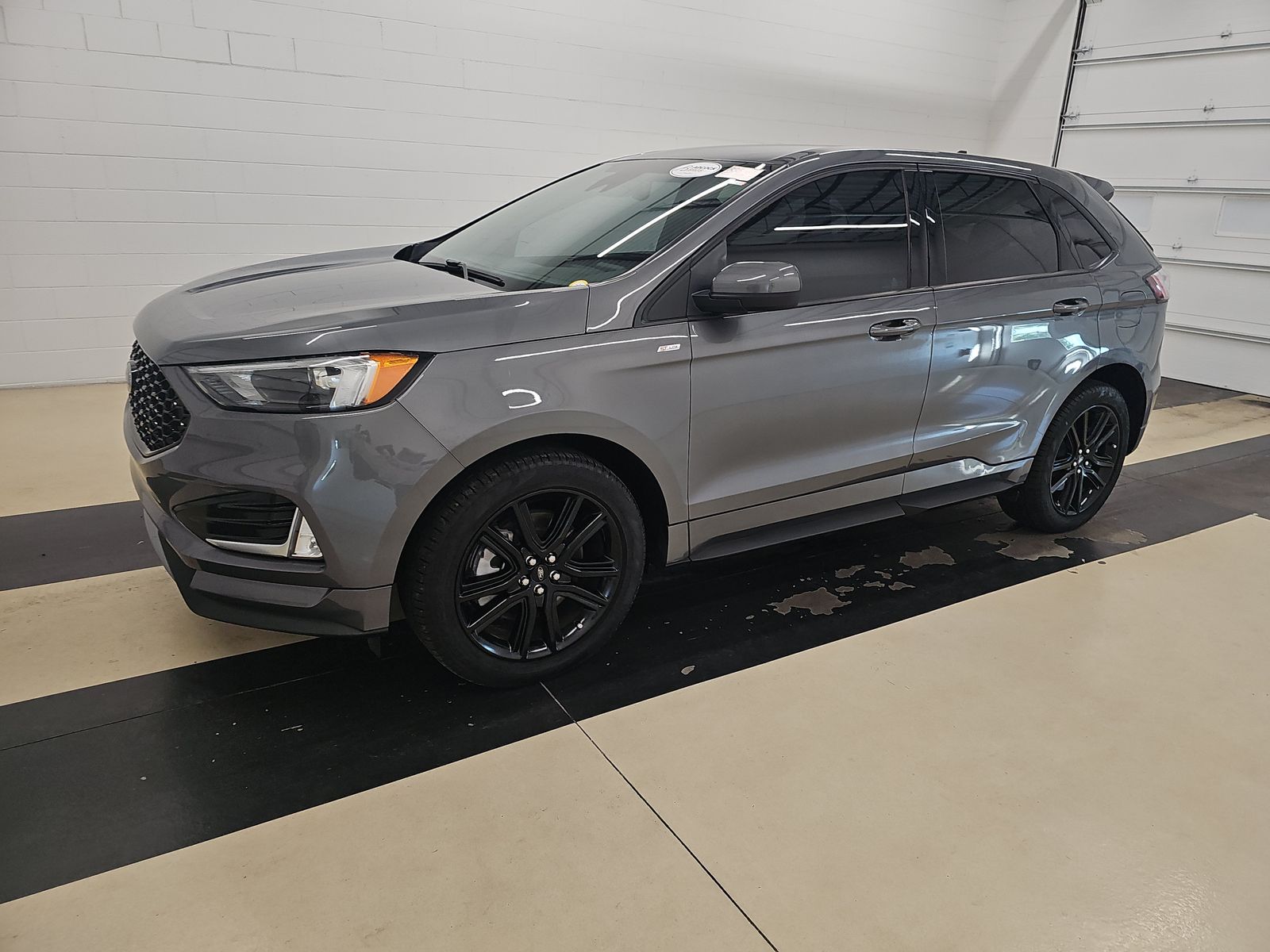 2024 Ford Edge ST-Line AWD's photo