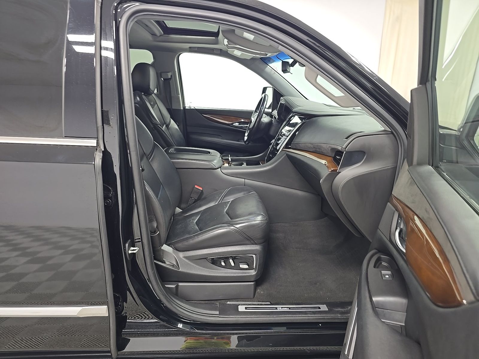 2019 Cadillac Escalade Luxury AWD