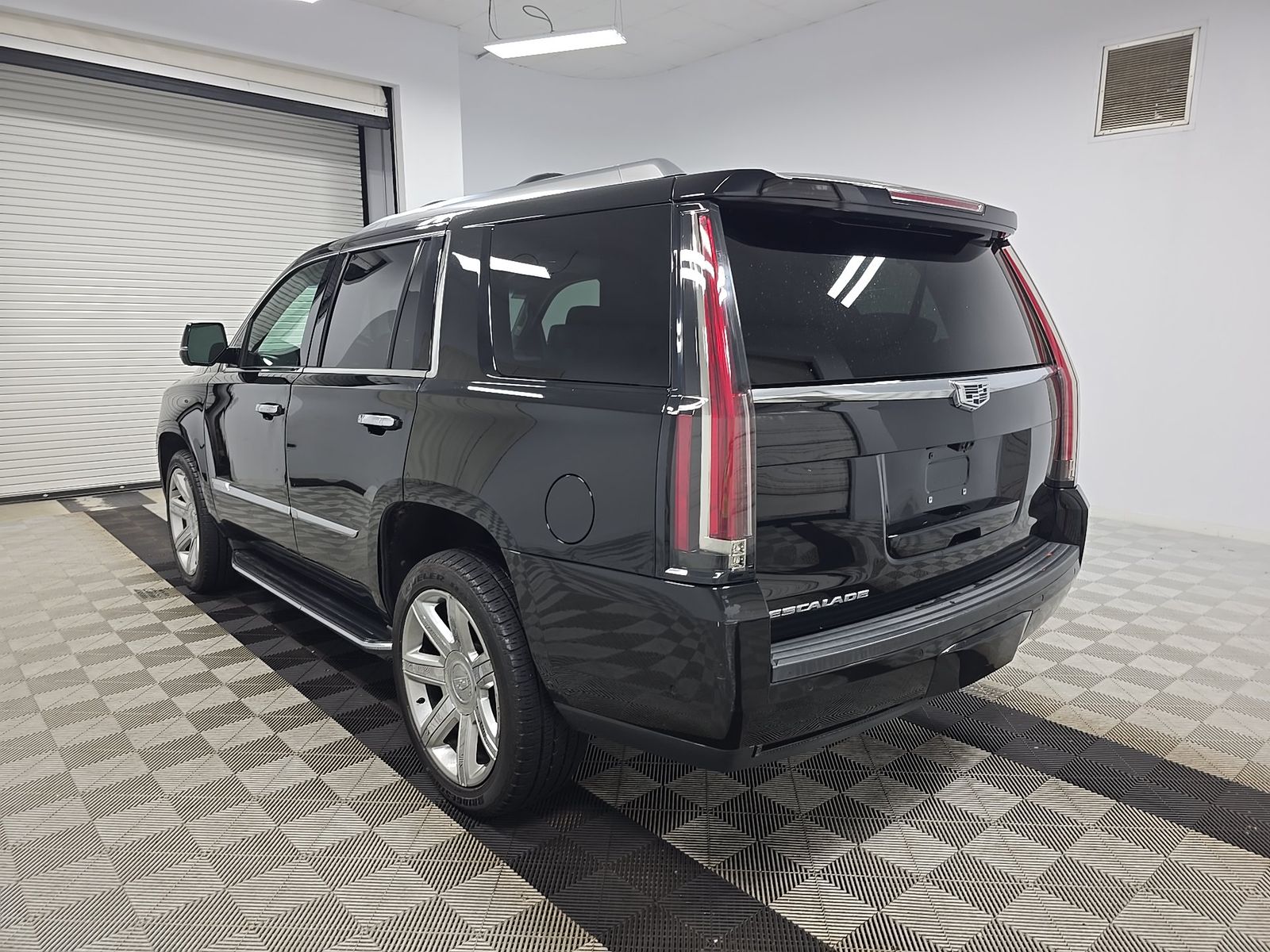 2019 Cadillac Escalade Luxury AWD