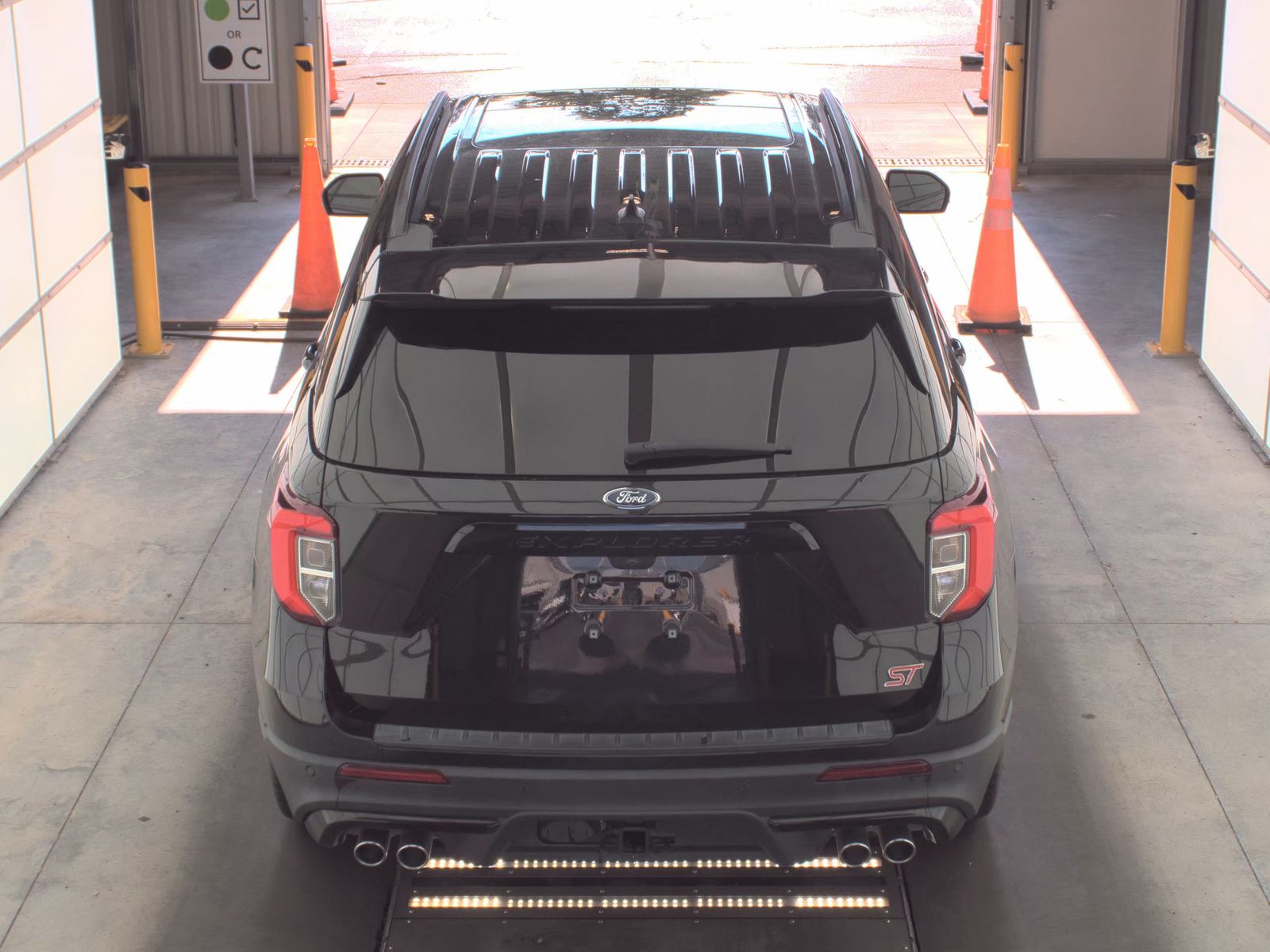 FORD EXPLORER - 7