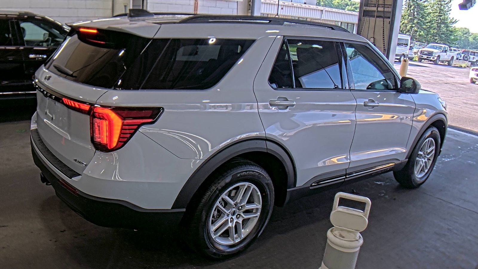FORD EXPLORER - 5