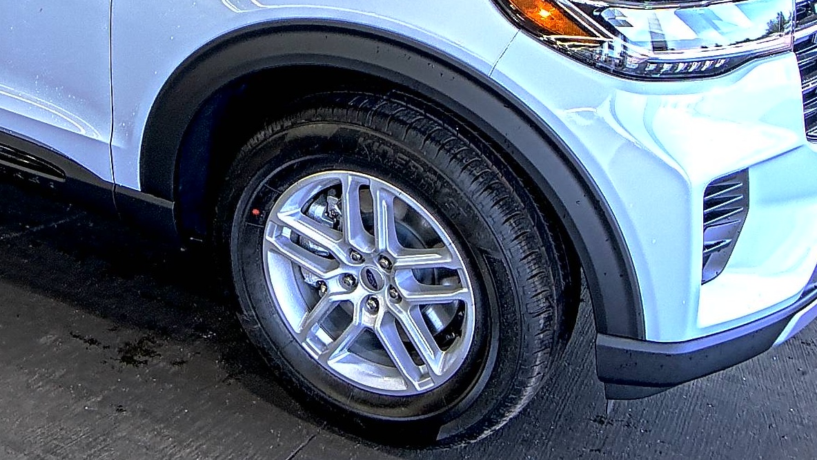 FORD EXPLORER - 9