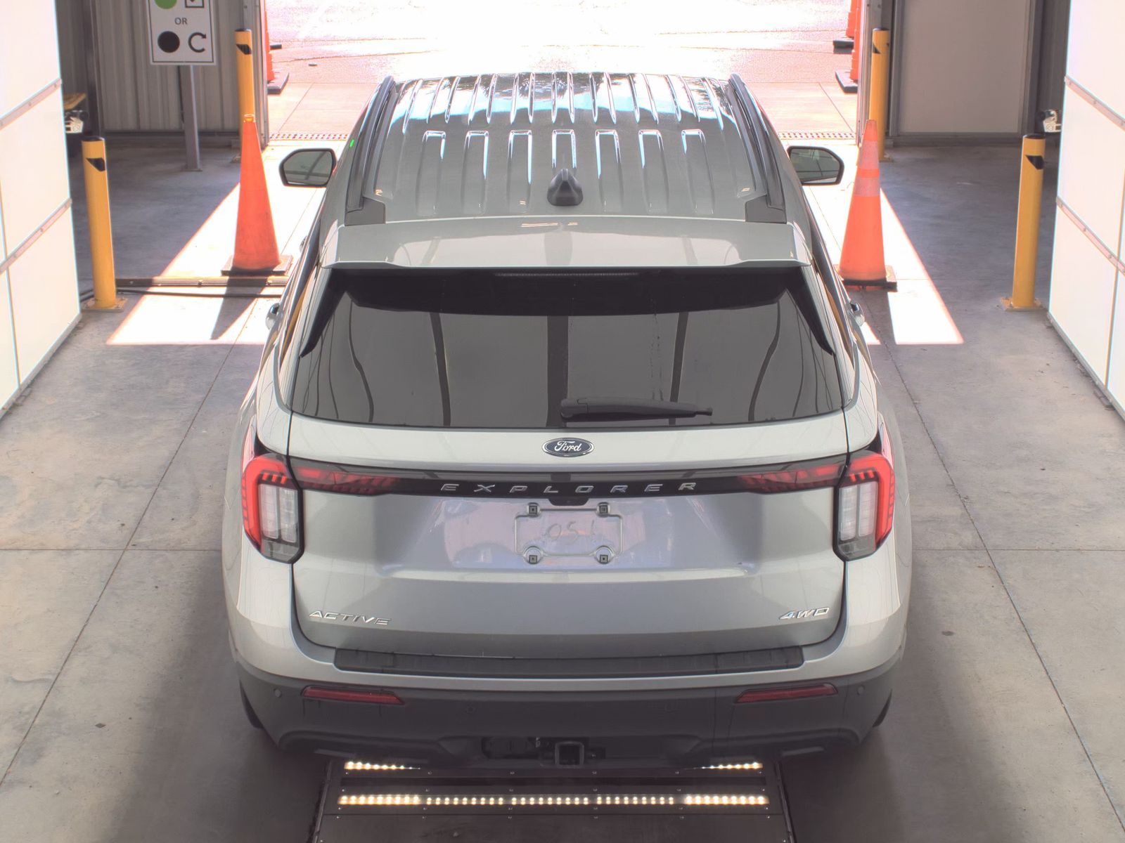 2025 Ford Explorer Active AWD