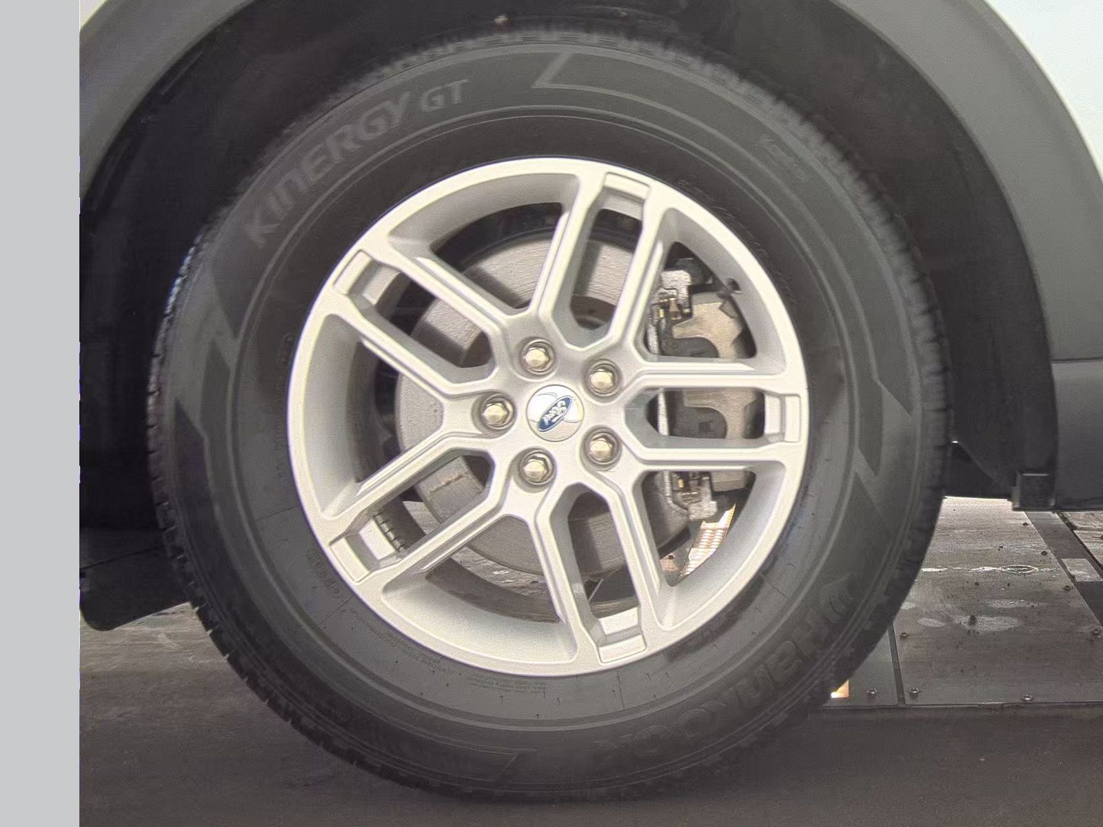 2025 Ford Explorer Active AWD