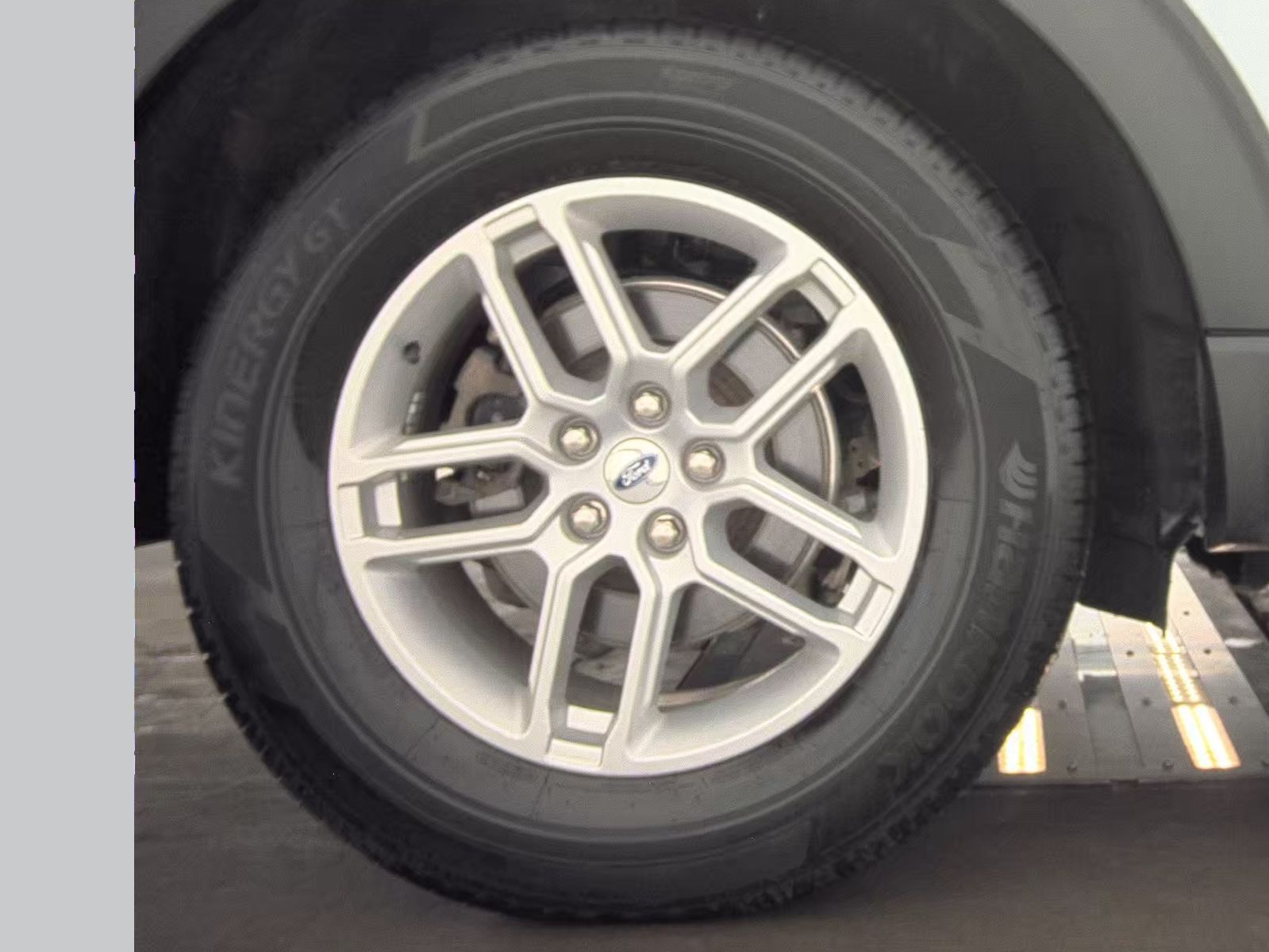 2025 Ford Explorer Active AWD