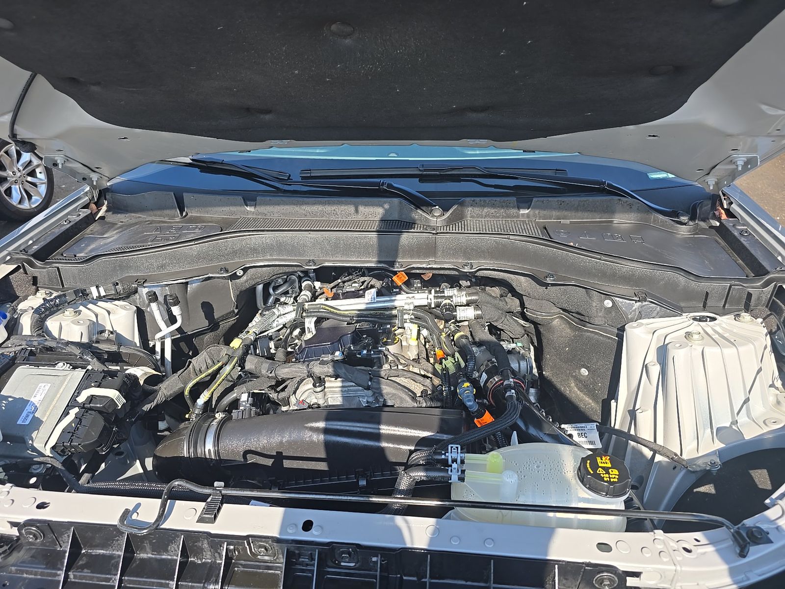 2025 Ford Explorer Active AWD
