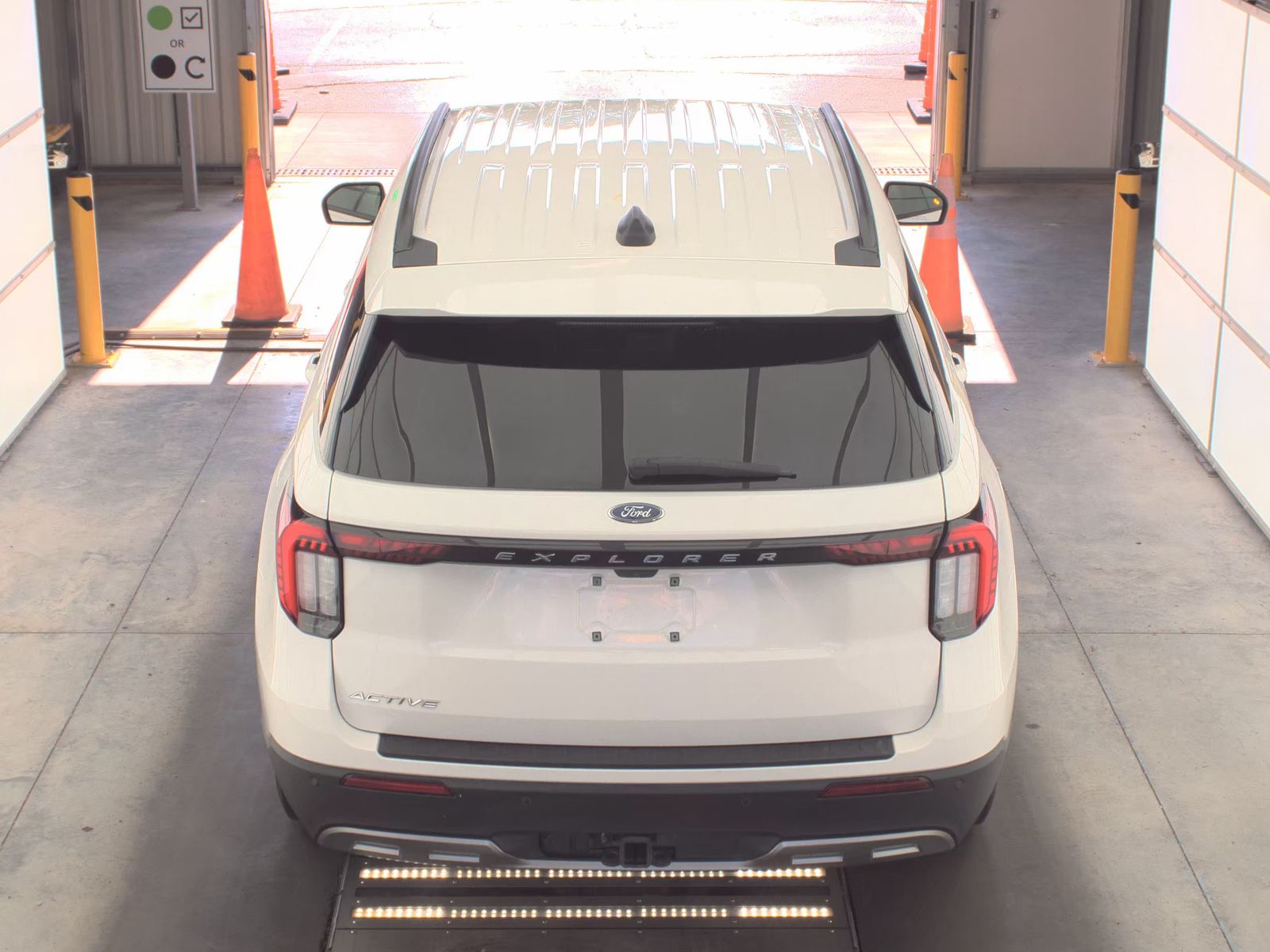 FORD EXPLORER - 7