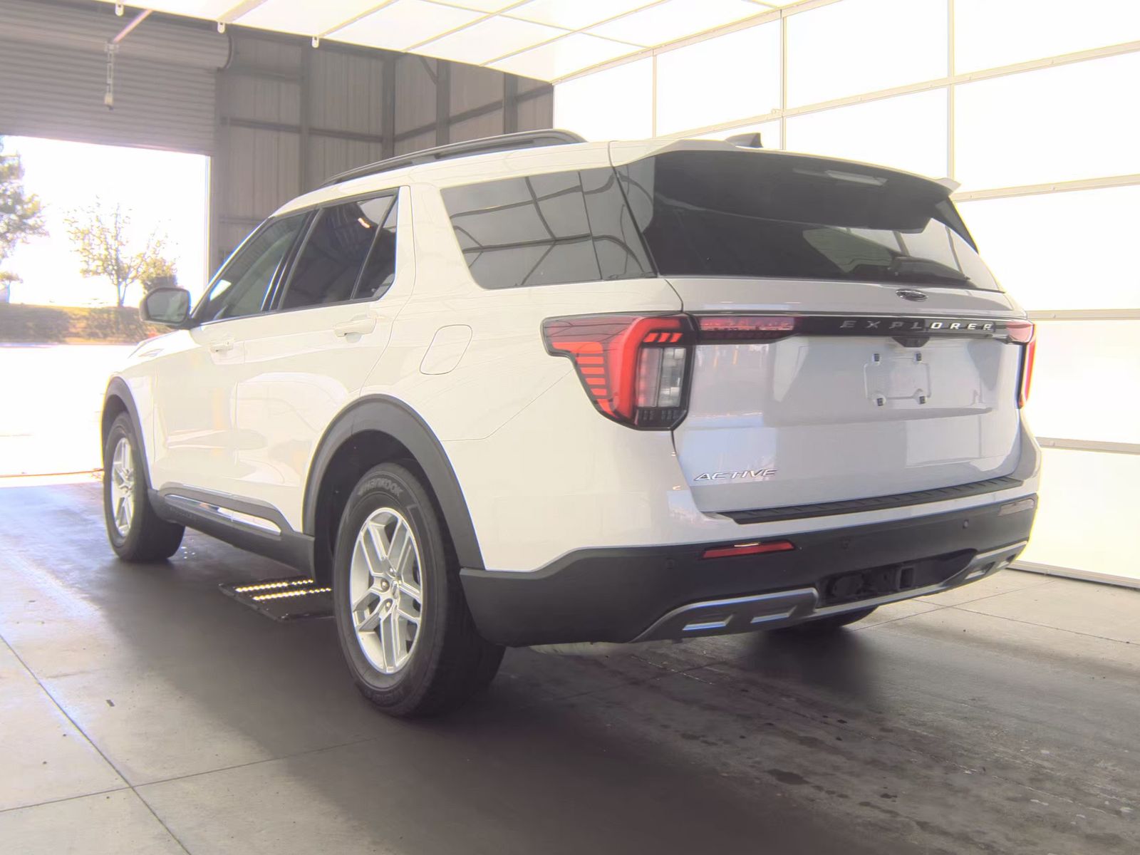 FORD EXPLORER - 9