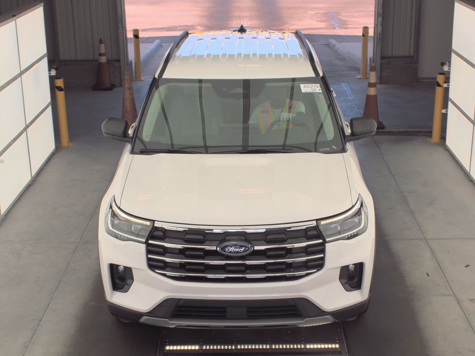 FORD EXPLORER - 3