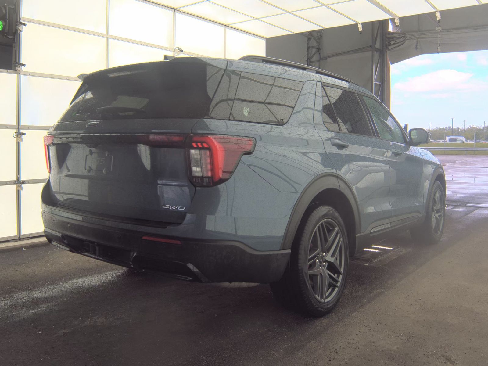 FORD EXPLORER - 6