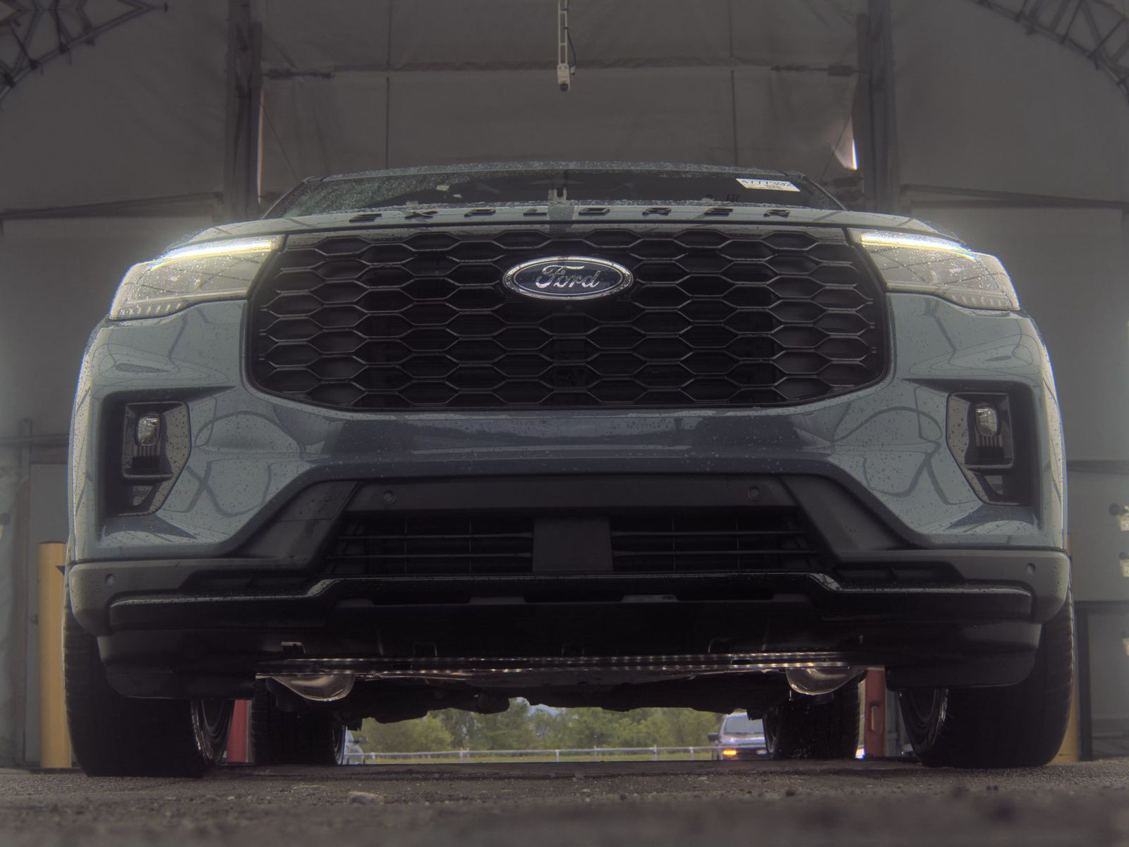 FORD EXPLORER - 4