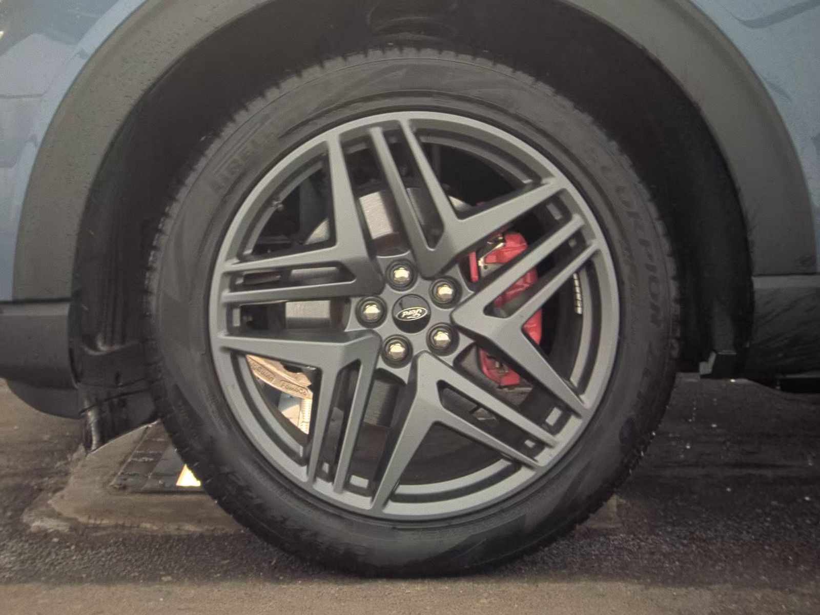 FORD EXPLORER - 10