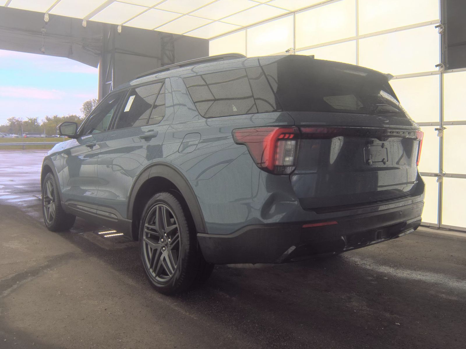 FORD EXPLORER - 9