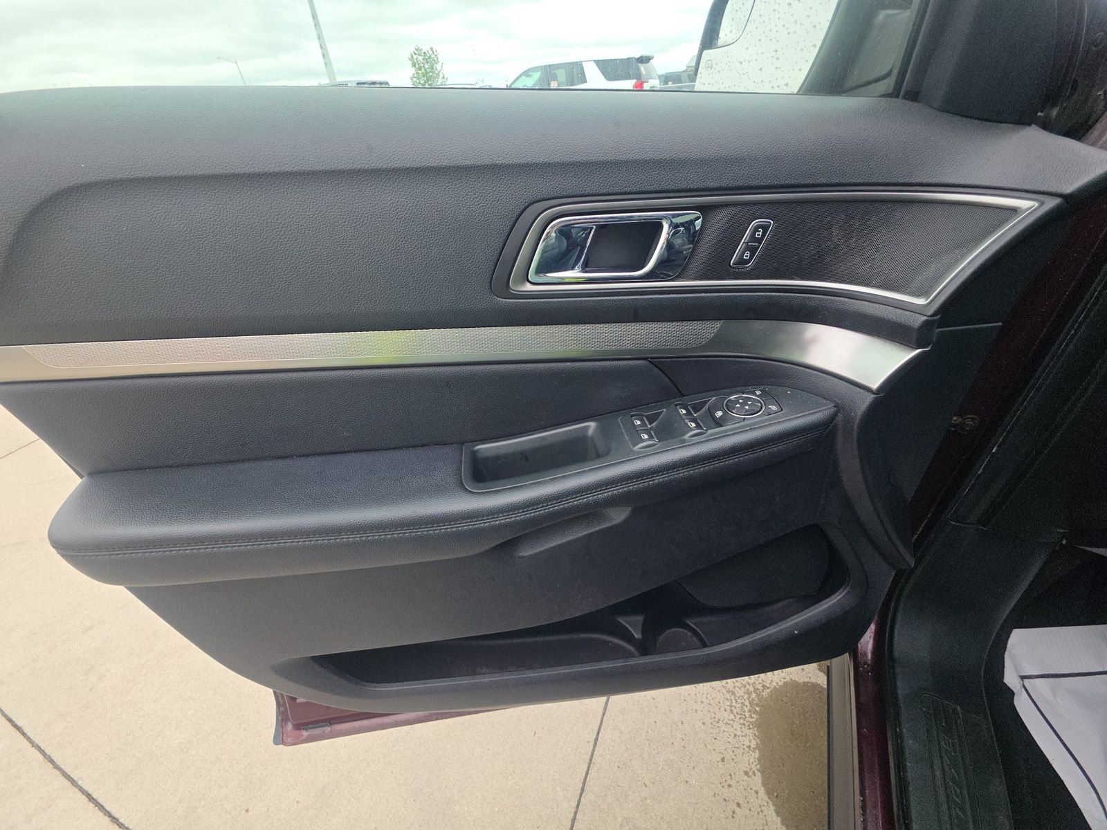 FORD EXPLORER - 10
