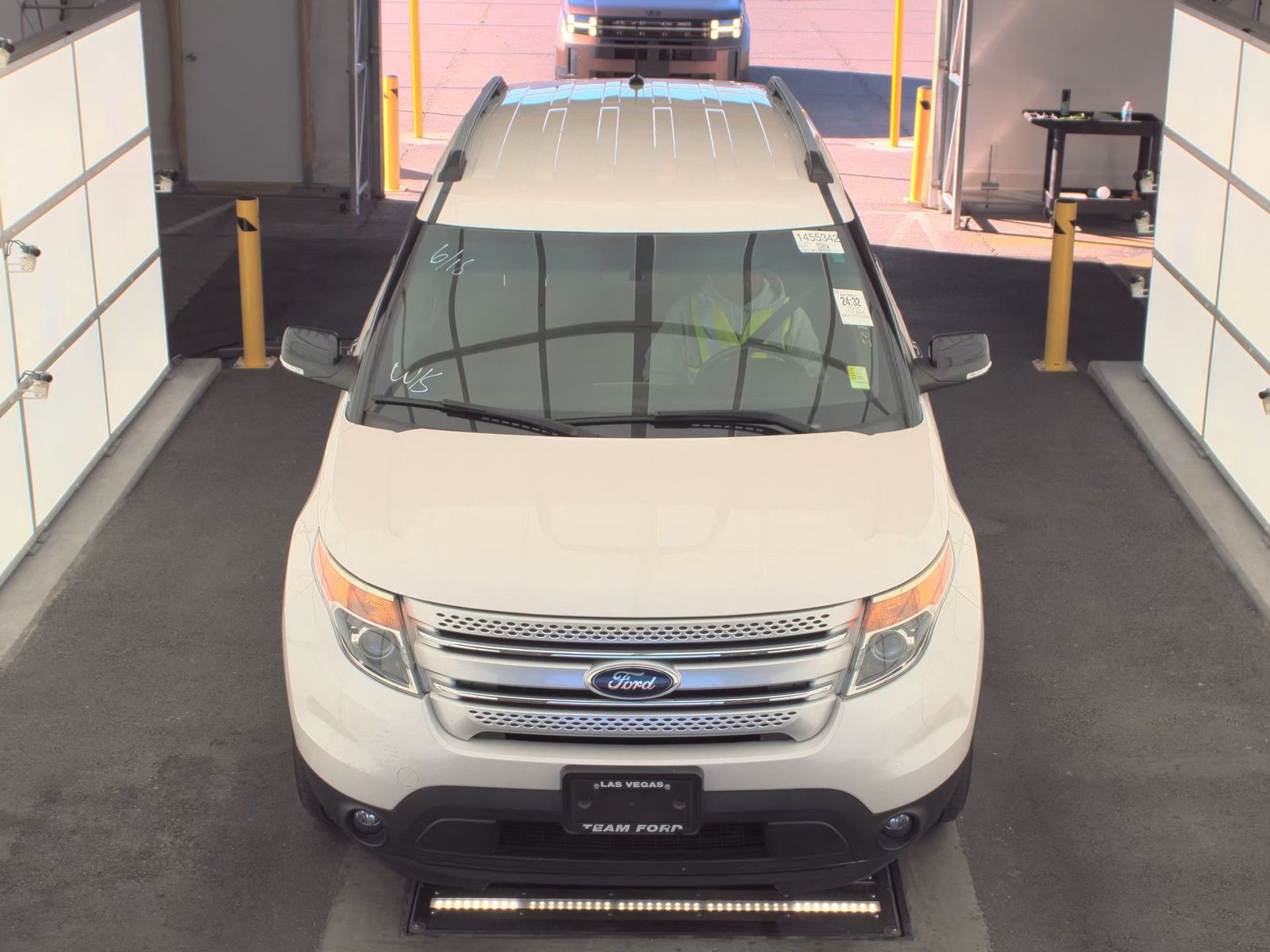 FORD EXPLORER - 3