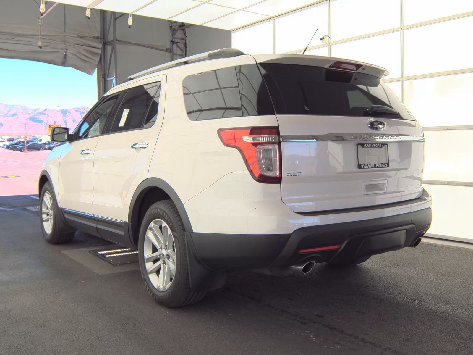FORD EXPLORER - 9