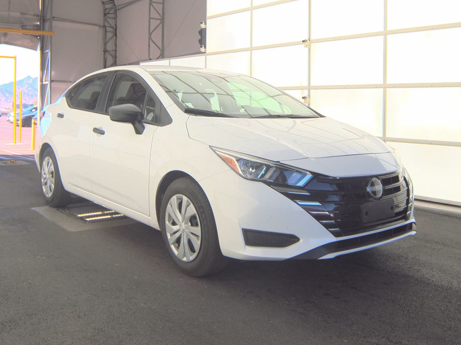 NISSAN VERSA - 5