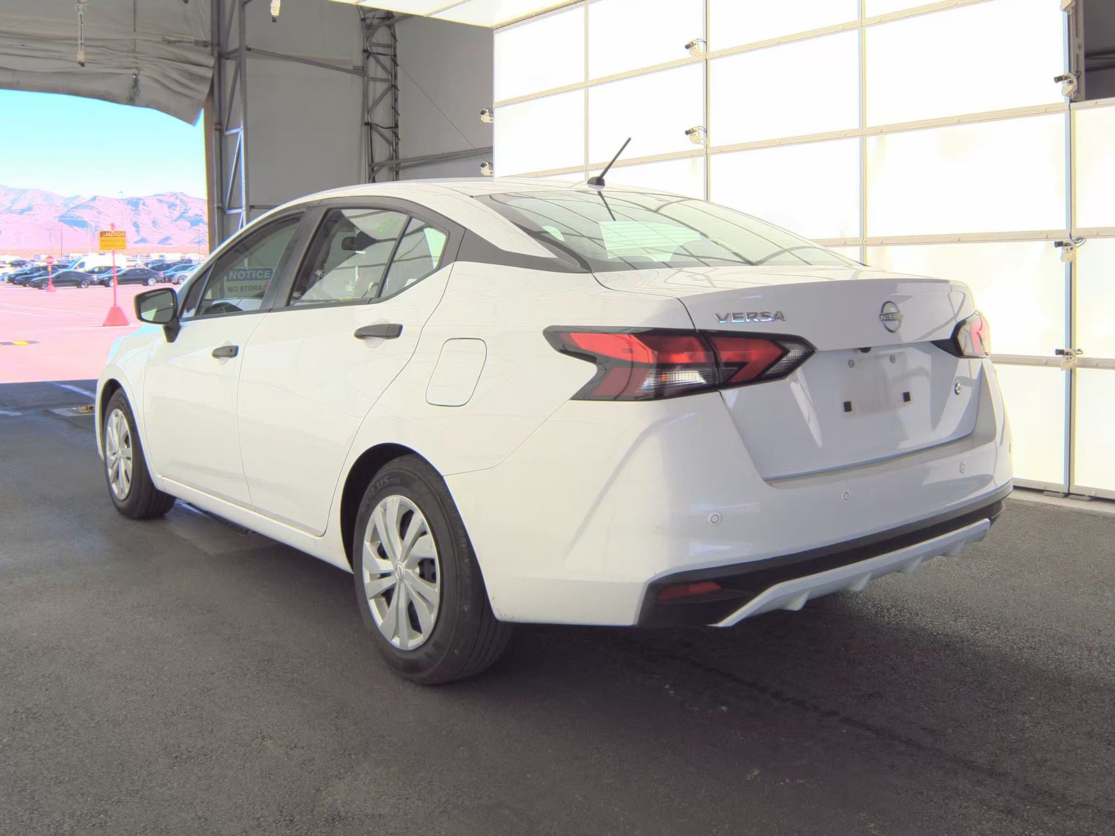 NISSAN VERSA - 9