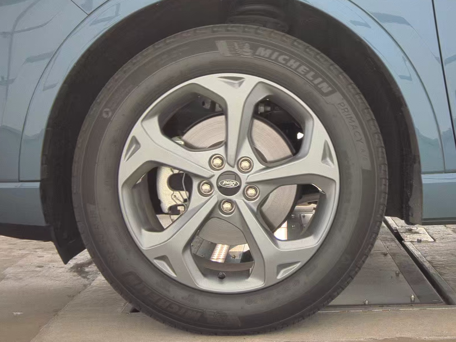 FORD ESCAPE - 10
