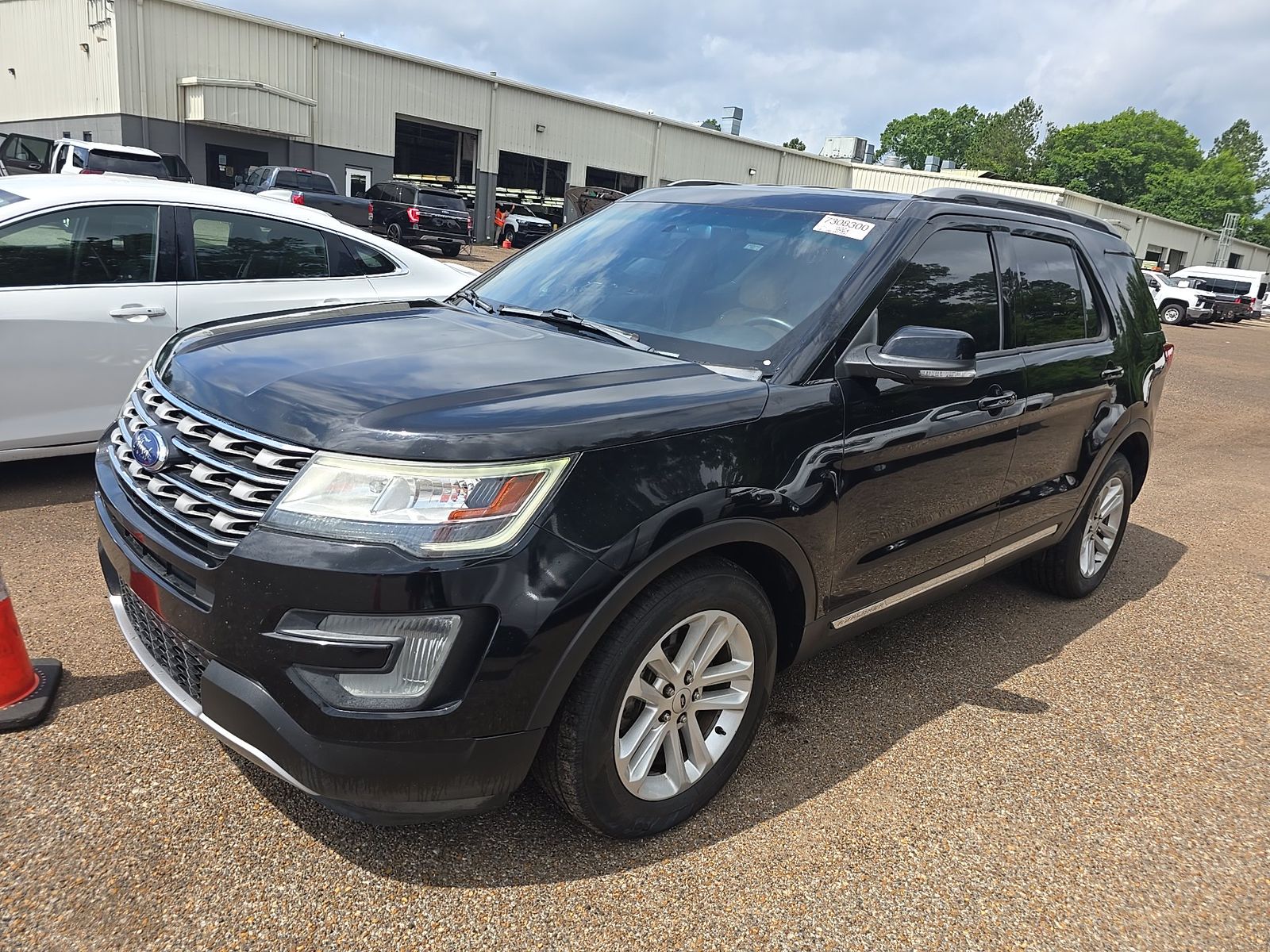 FORD EXPLORER - 1