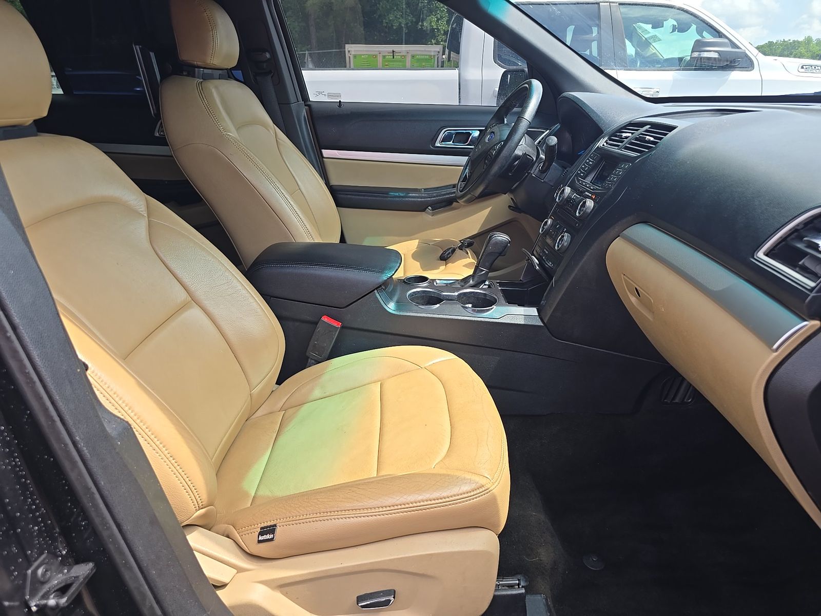 FORD EXPLORER - 9