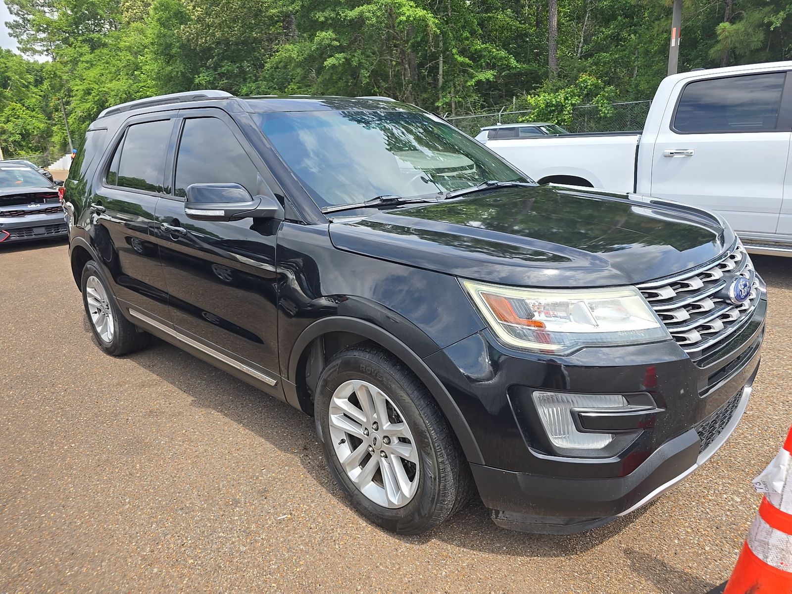 FORD EXPLORER - 4