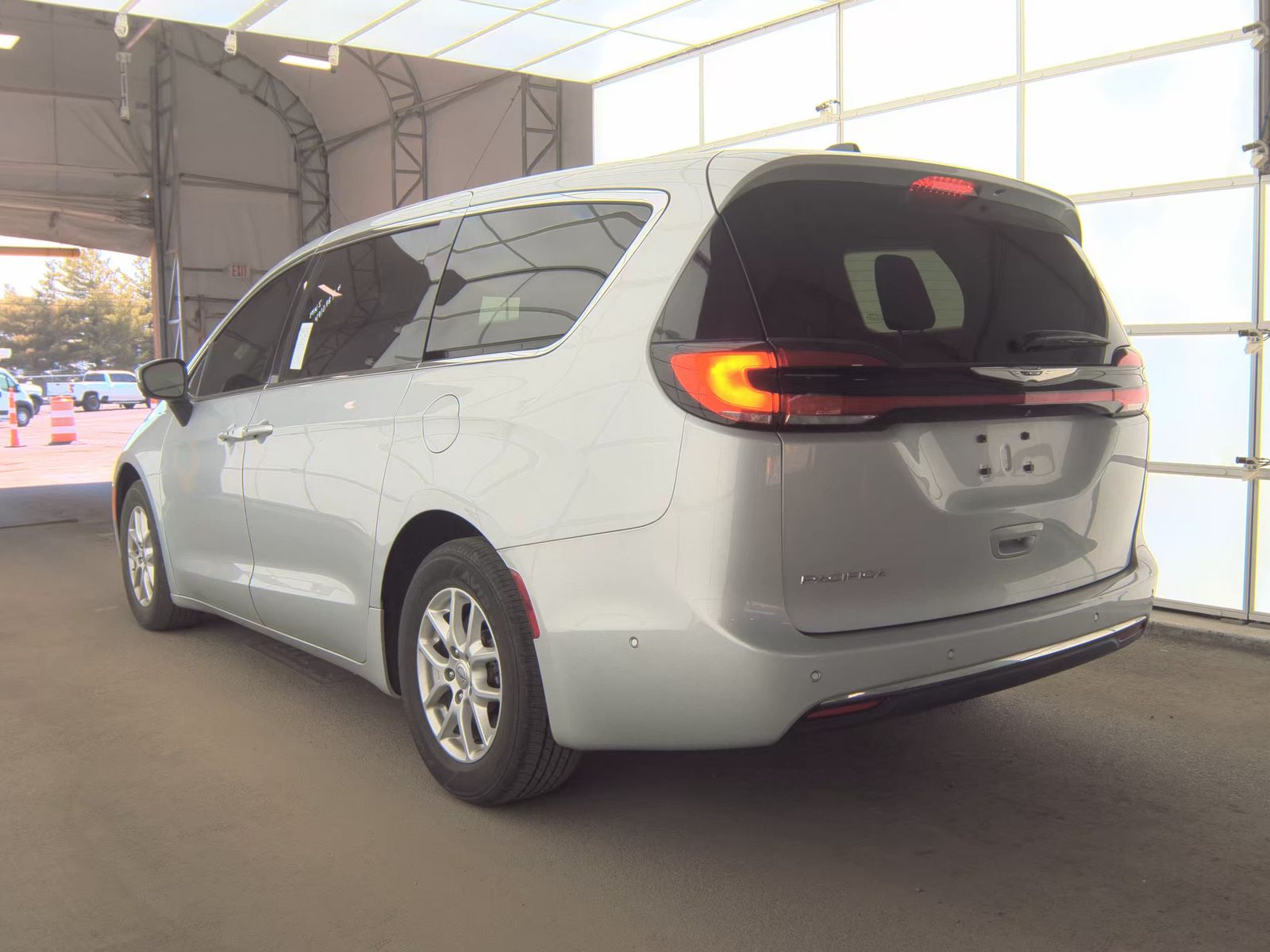 2023 Chrysler Pacifica Touring L FWD