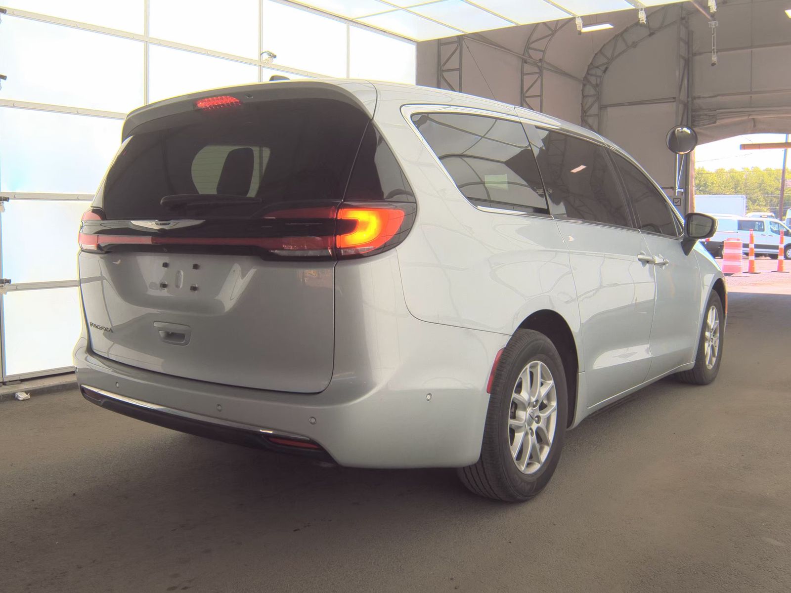 2023 Chrysler Pacifica Touring L FWD