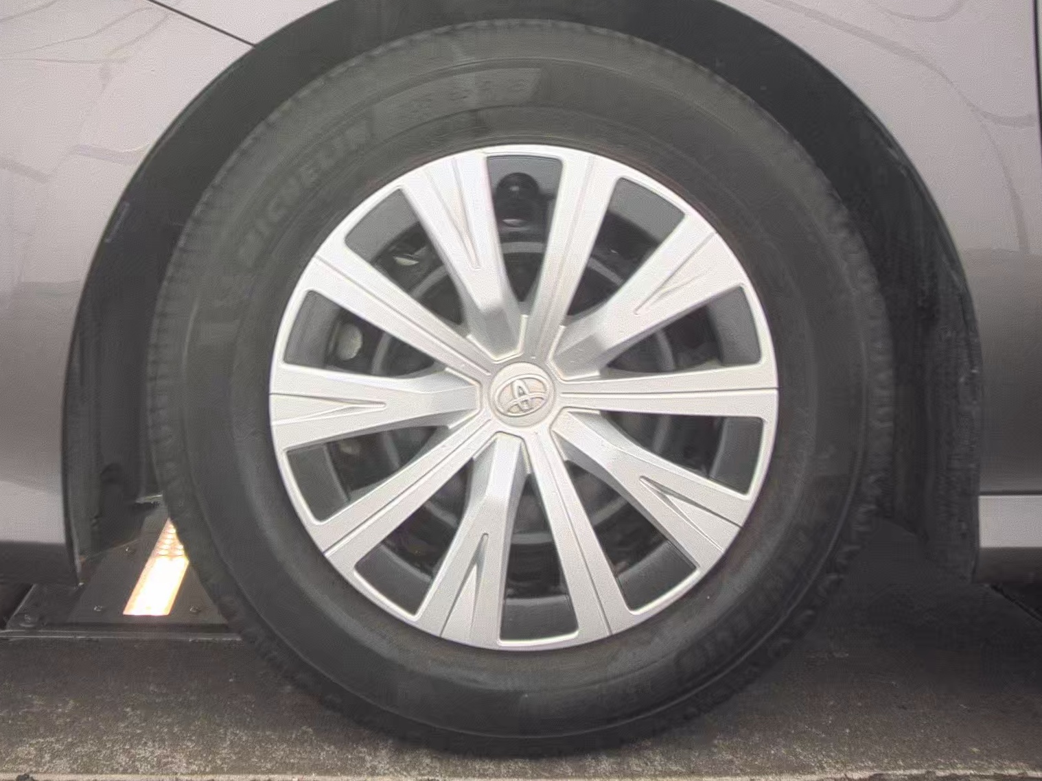 TOYOTA CAMRY - 10
