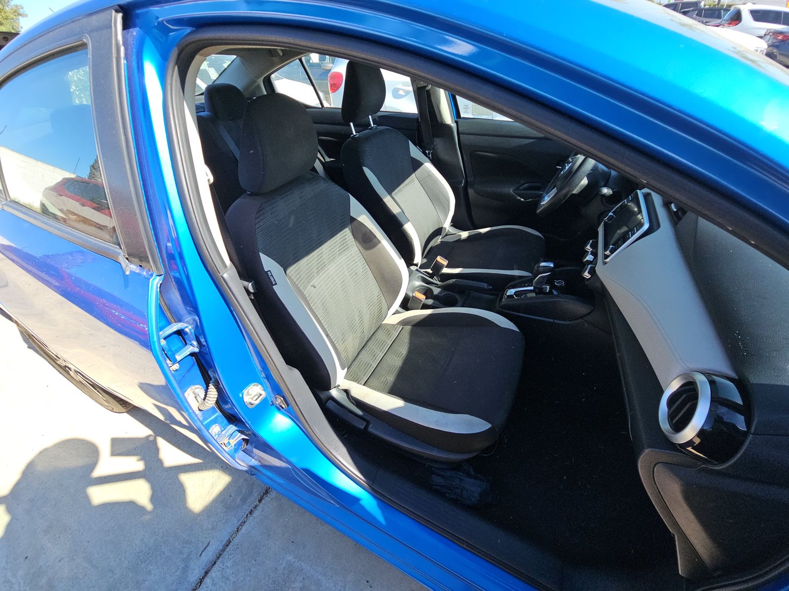 NISSAN VERSA - 9