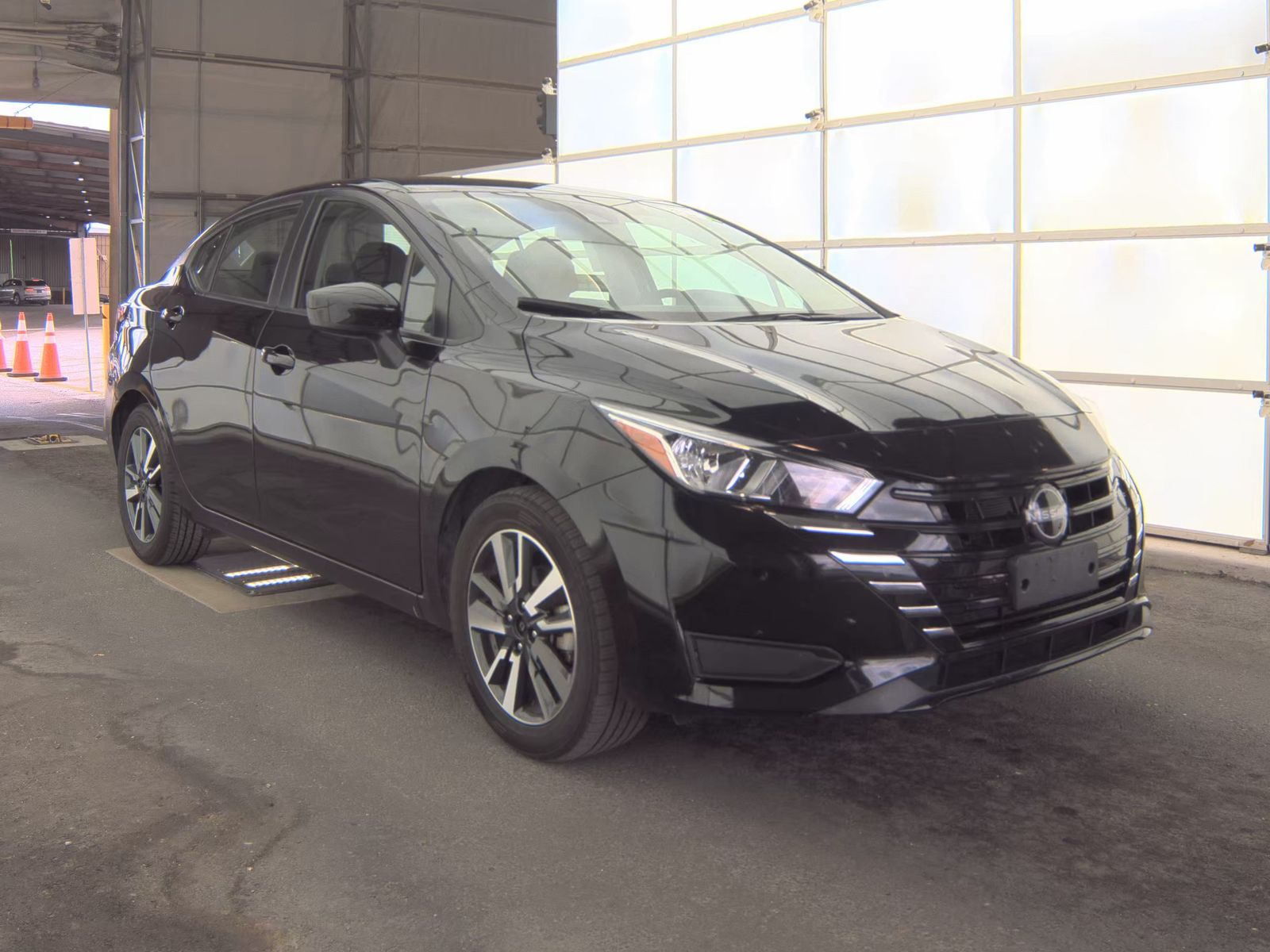 NISSAN VERSA - 5