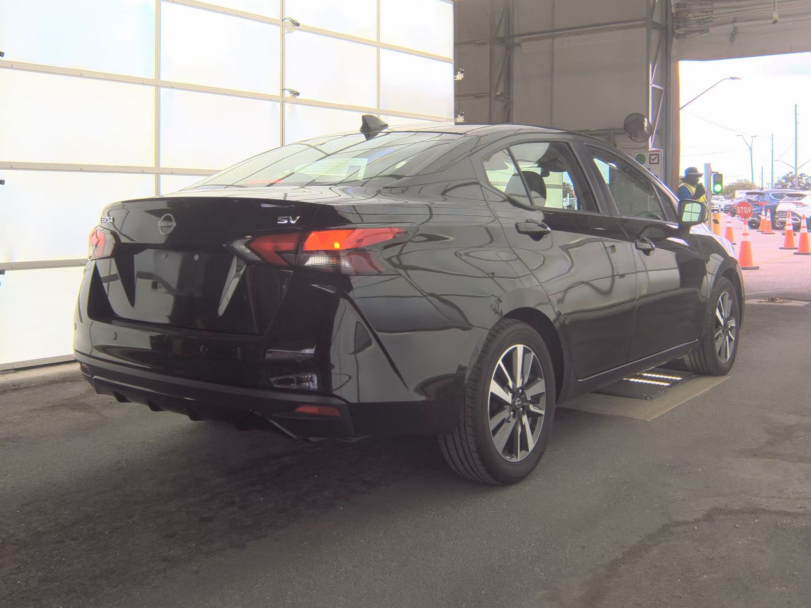 NISSAN VERSA - 6