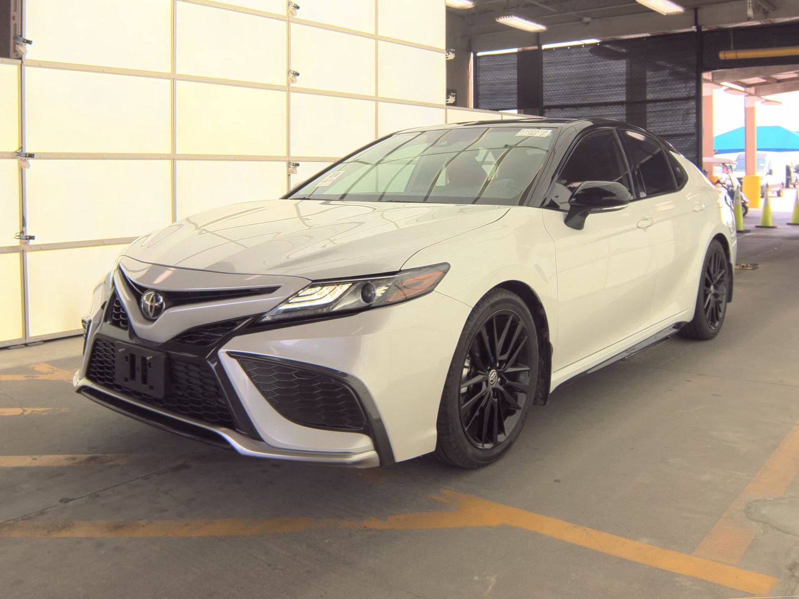 TOYOTA CAMRY - 1