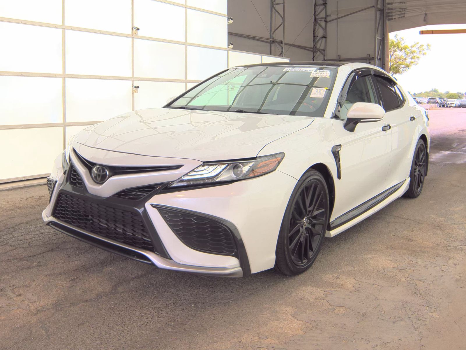 TOYOTA CAMRY - 1