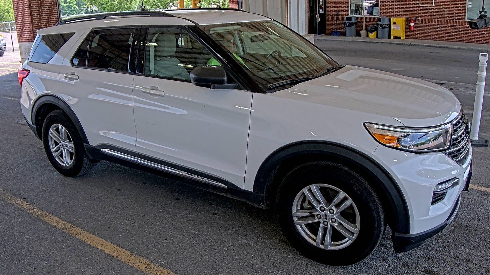FORD EXPLORER - 4