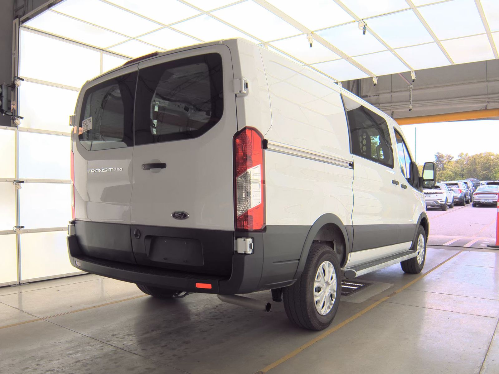 FORD TRANSIT 250 - 6