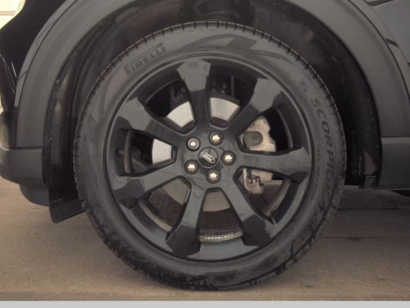 FORD EXPLORER - 10