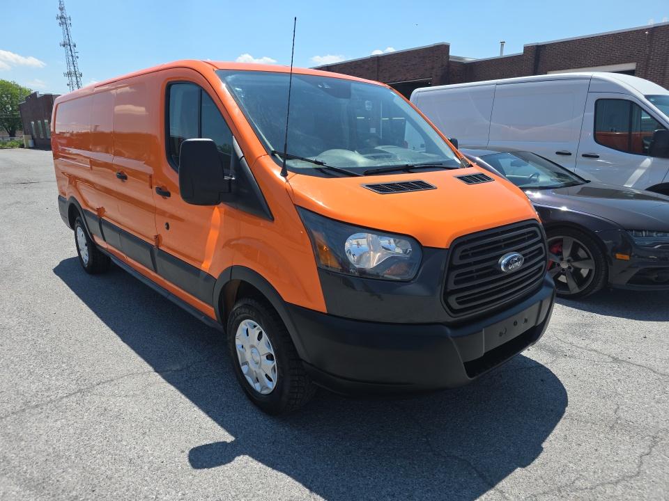 FORD TRANSIT 150 - 4