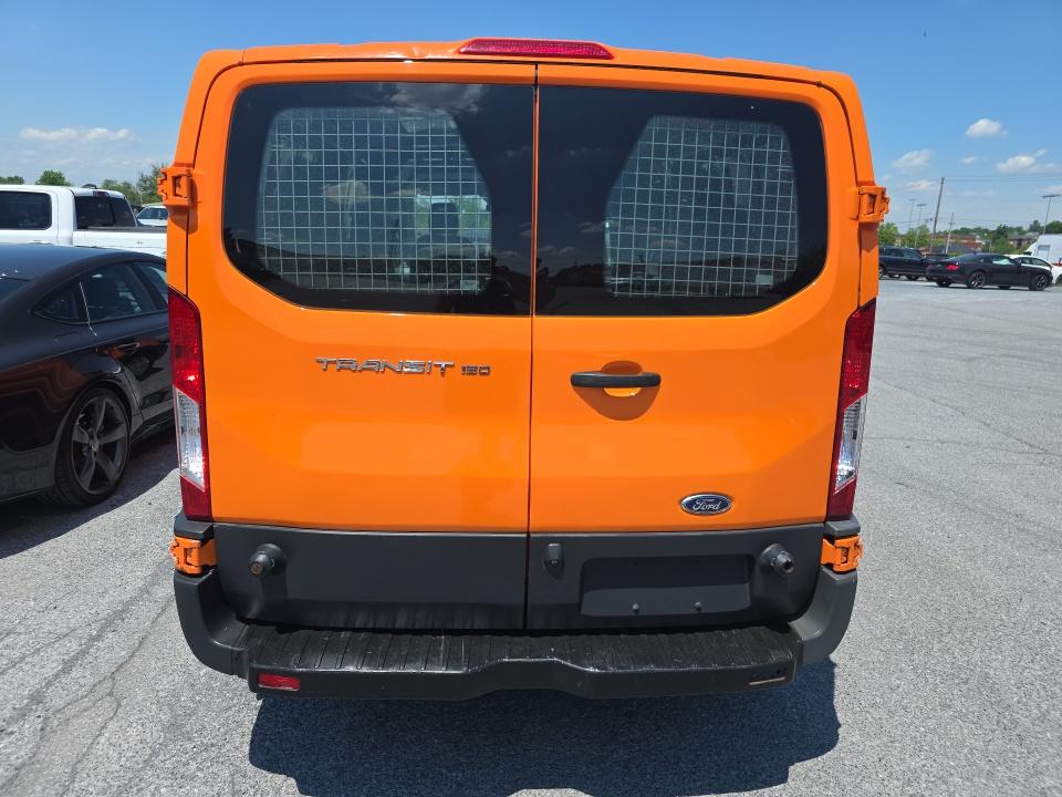 FORD TRANSIT 150 - 6