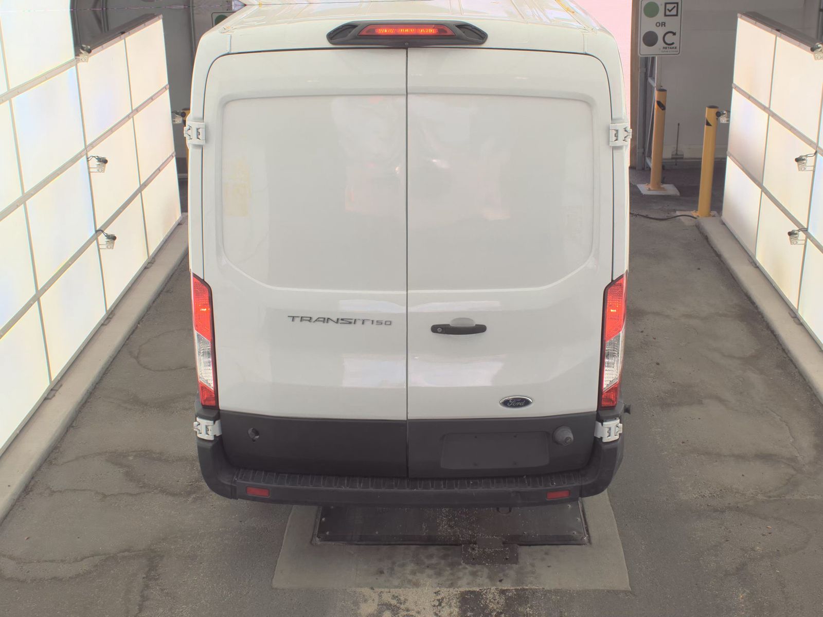 FORD TRANSIT 150 - 7