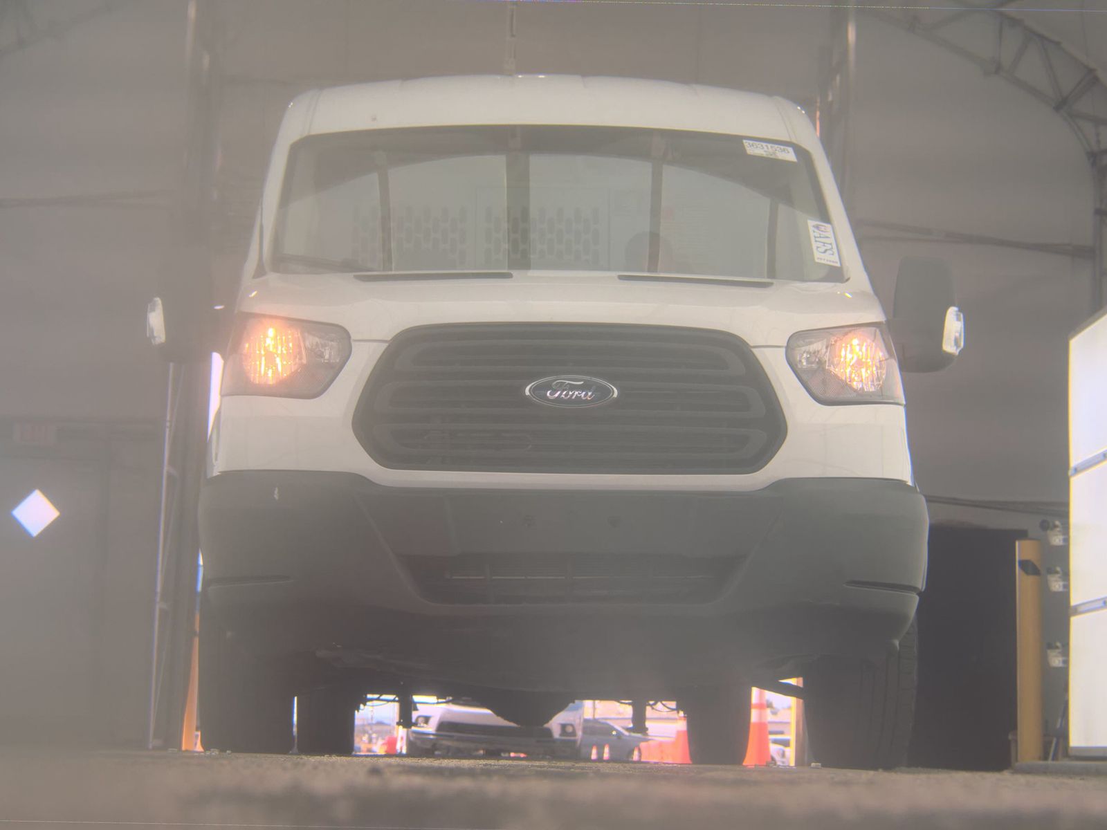 FORD TRANSIT 150 - 4