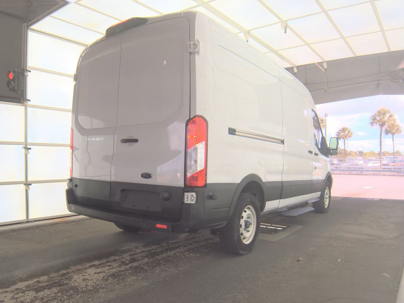 FORD TRANSIT 150 - 6
