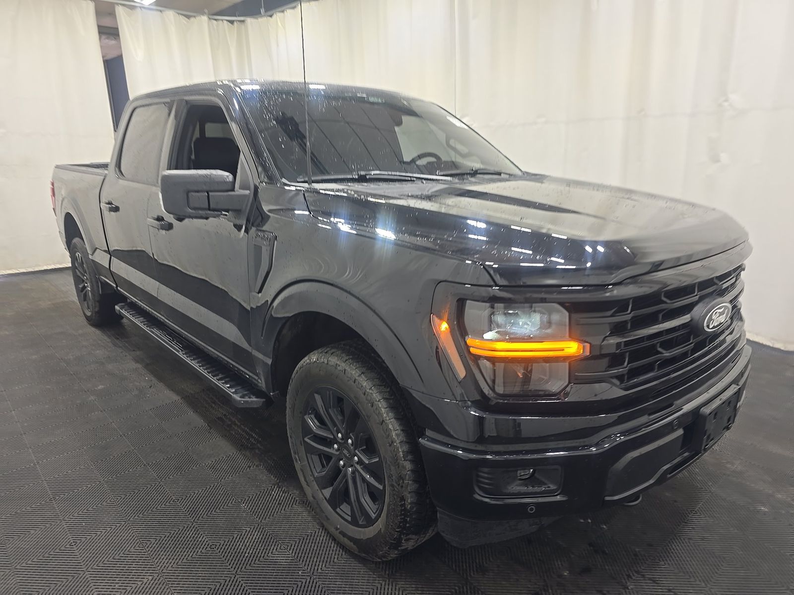 FORD F-150 - 4