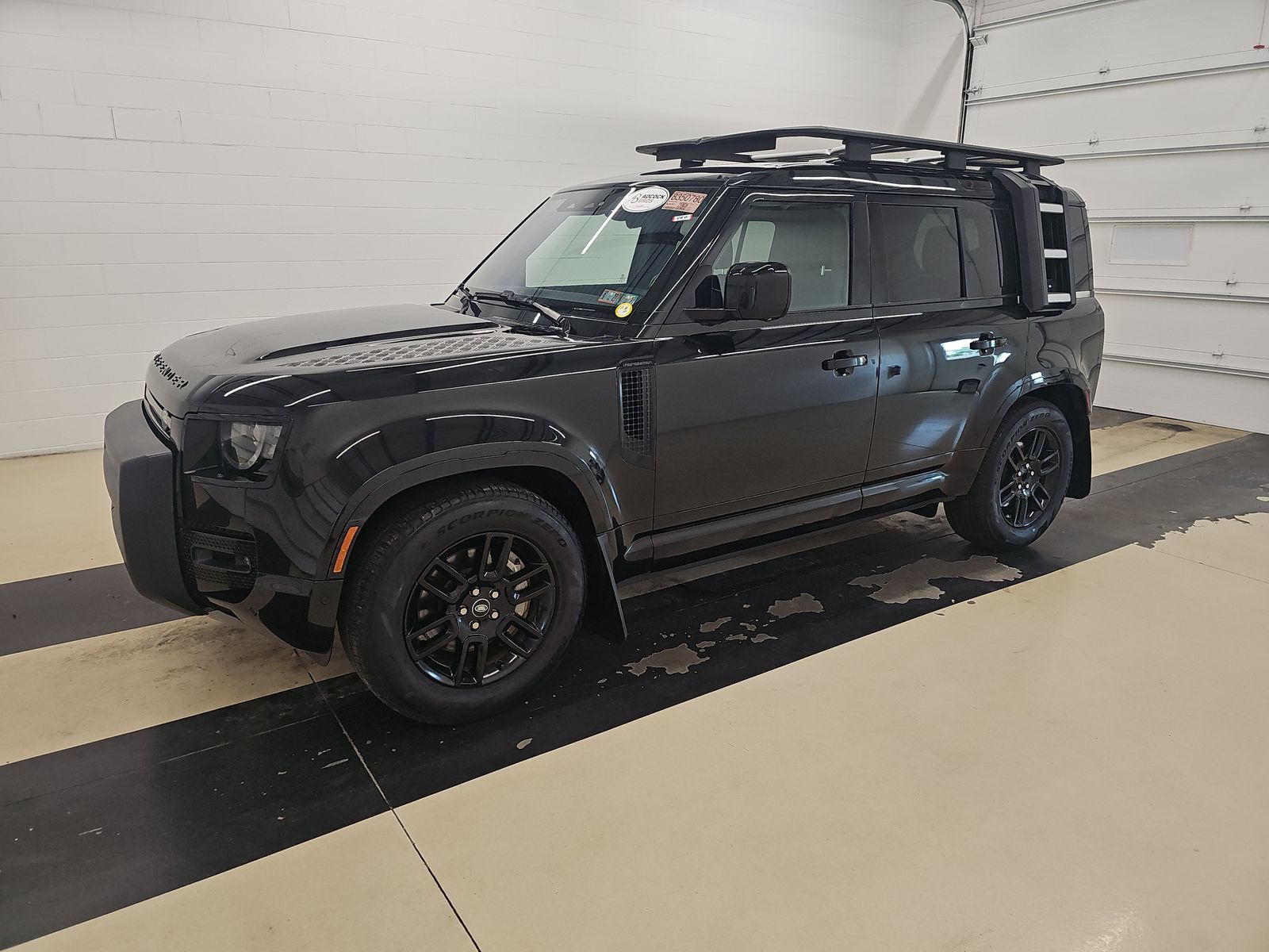 2022 Land Rover Defender X-Dynamic SE's photo