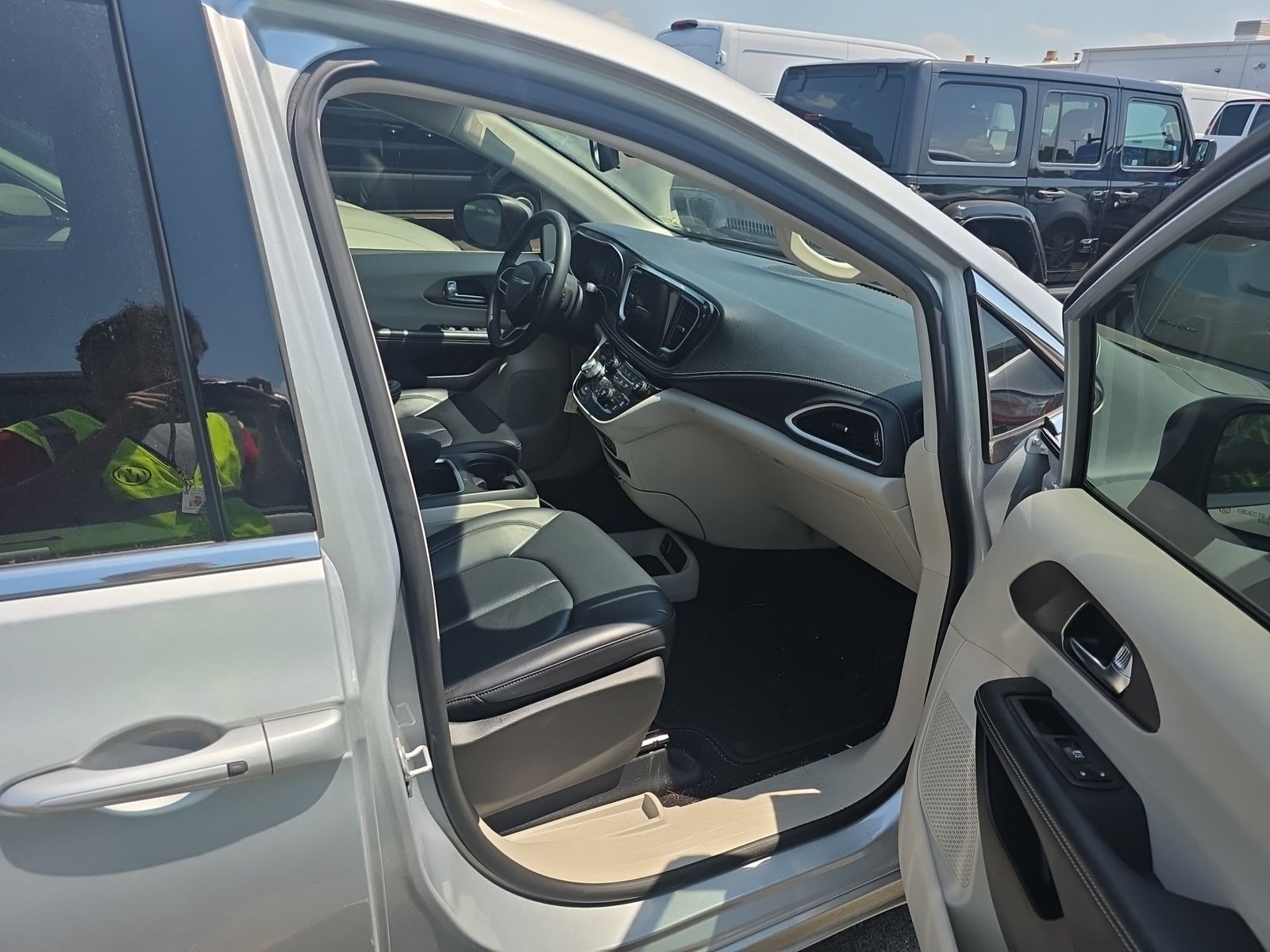 2023 Chrysler Pacifica Touring L FWD