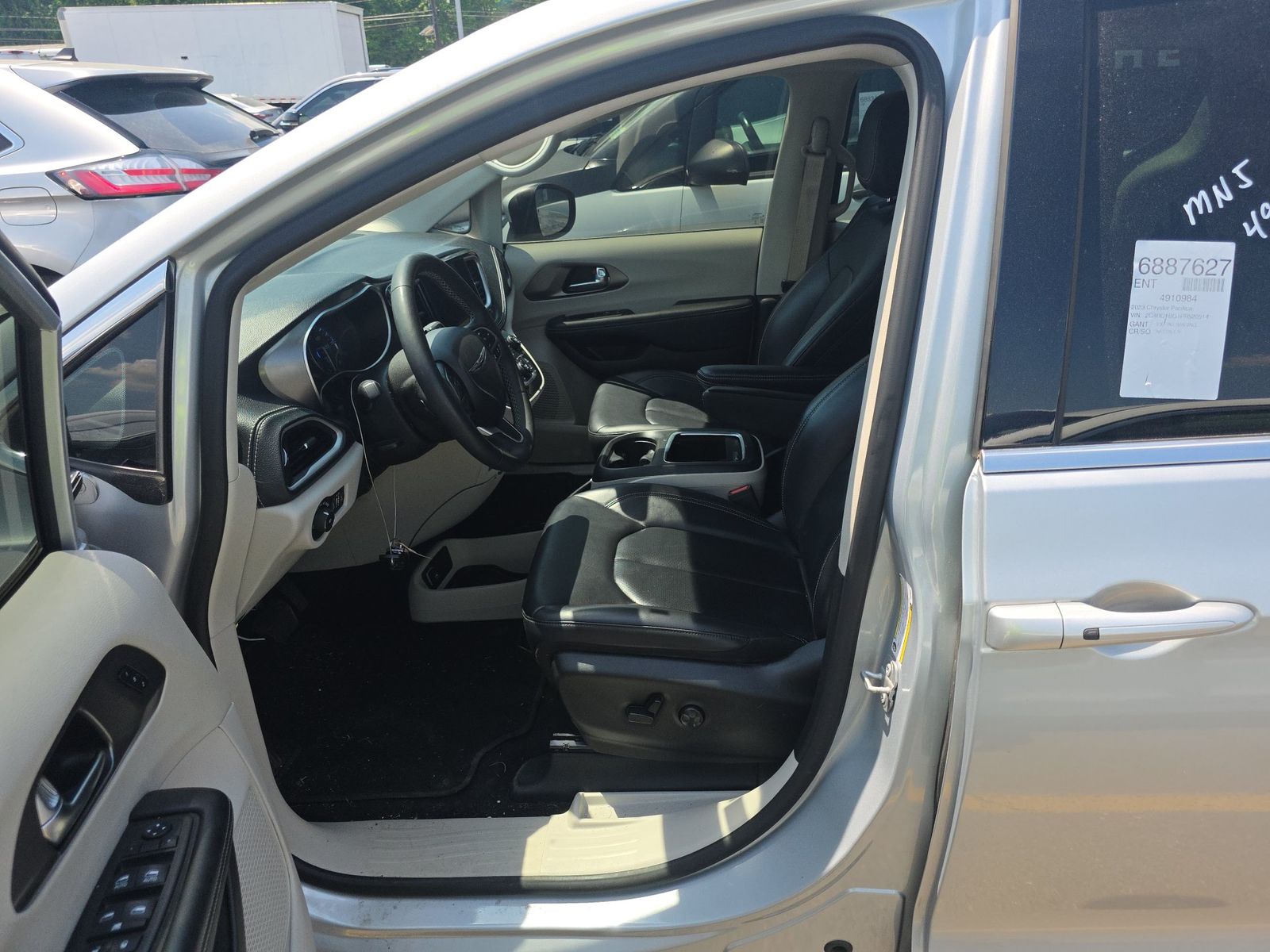 2023 Chrysler Pacifica Touring L FWD