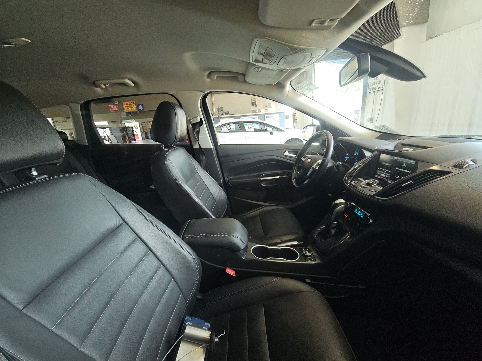 FORD ESCAPE - 9